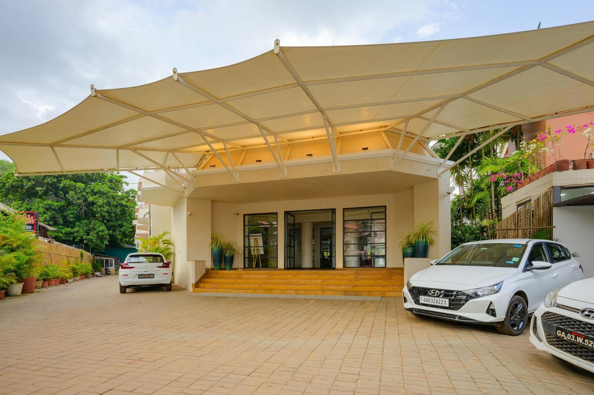 Whispering Palms Beach Resort Candolim Exteriér fotografie