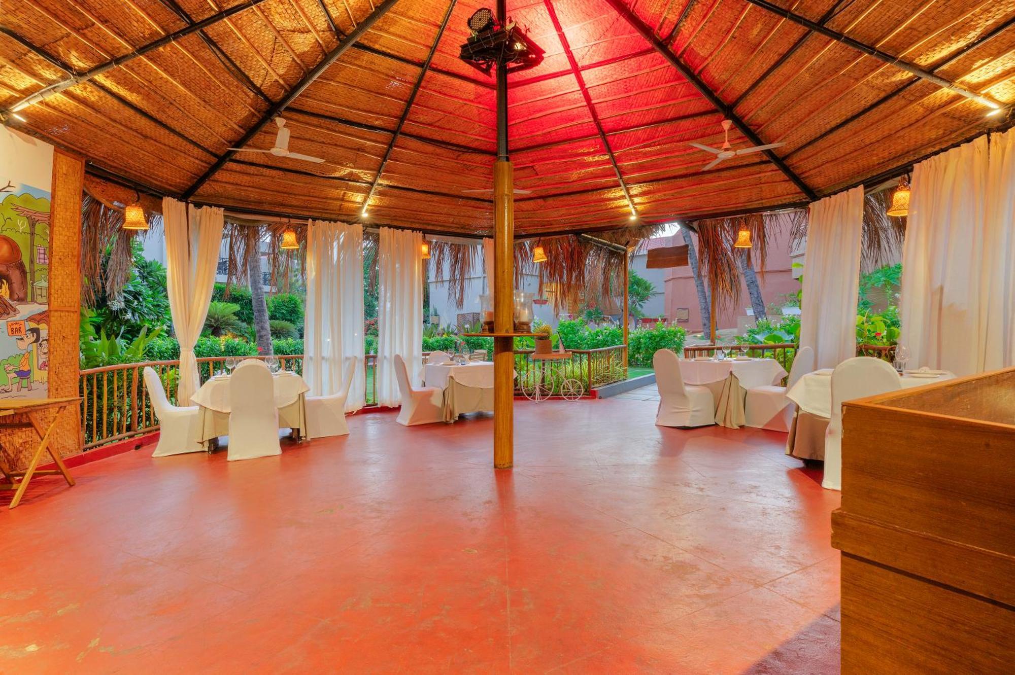 Whispering Palms Beach Resort Candolim Exteriér fotografie
